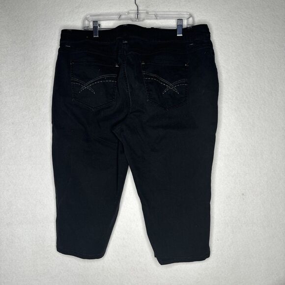 CJ Banks Size 16W Black Capri Pants Button And Zip Up Casual Spring - Picture 4 of 11